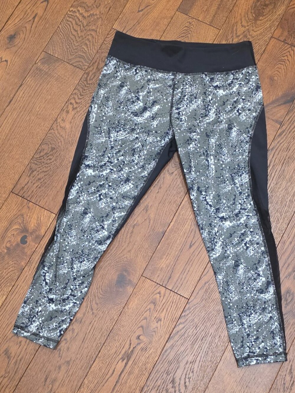Alala 3/4 length legging